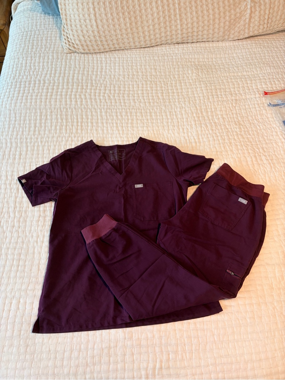 Figs Purple Catarina Scrub Top w matching medium petite scrub joggers pant set